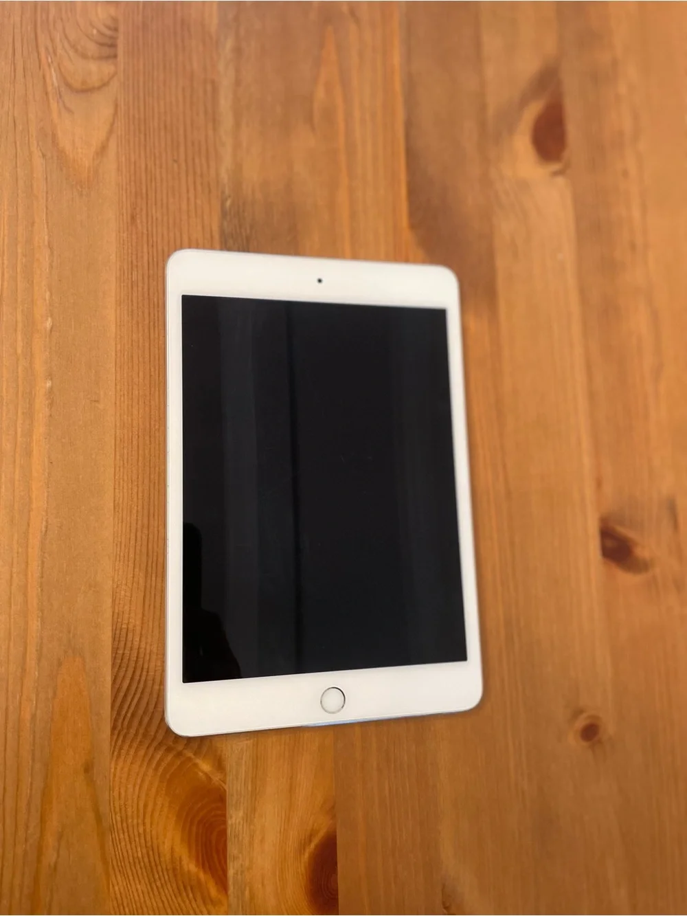 Apple iPad mini 4 128GB Wi-Fi Silver MK9P2LL/A Factory Reset Ready